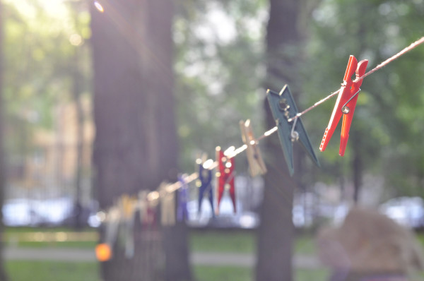 Clothespins on clothesline