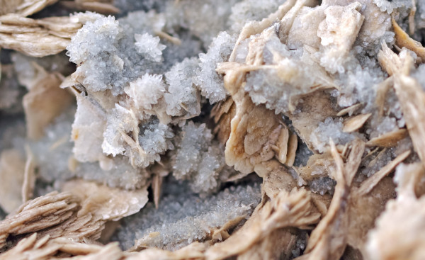 Crystal, Small cluster-quartz