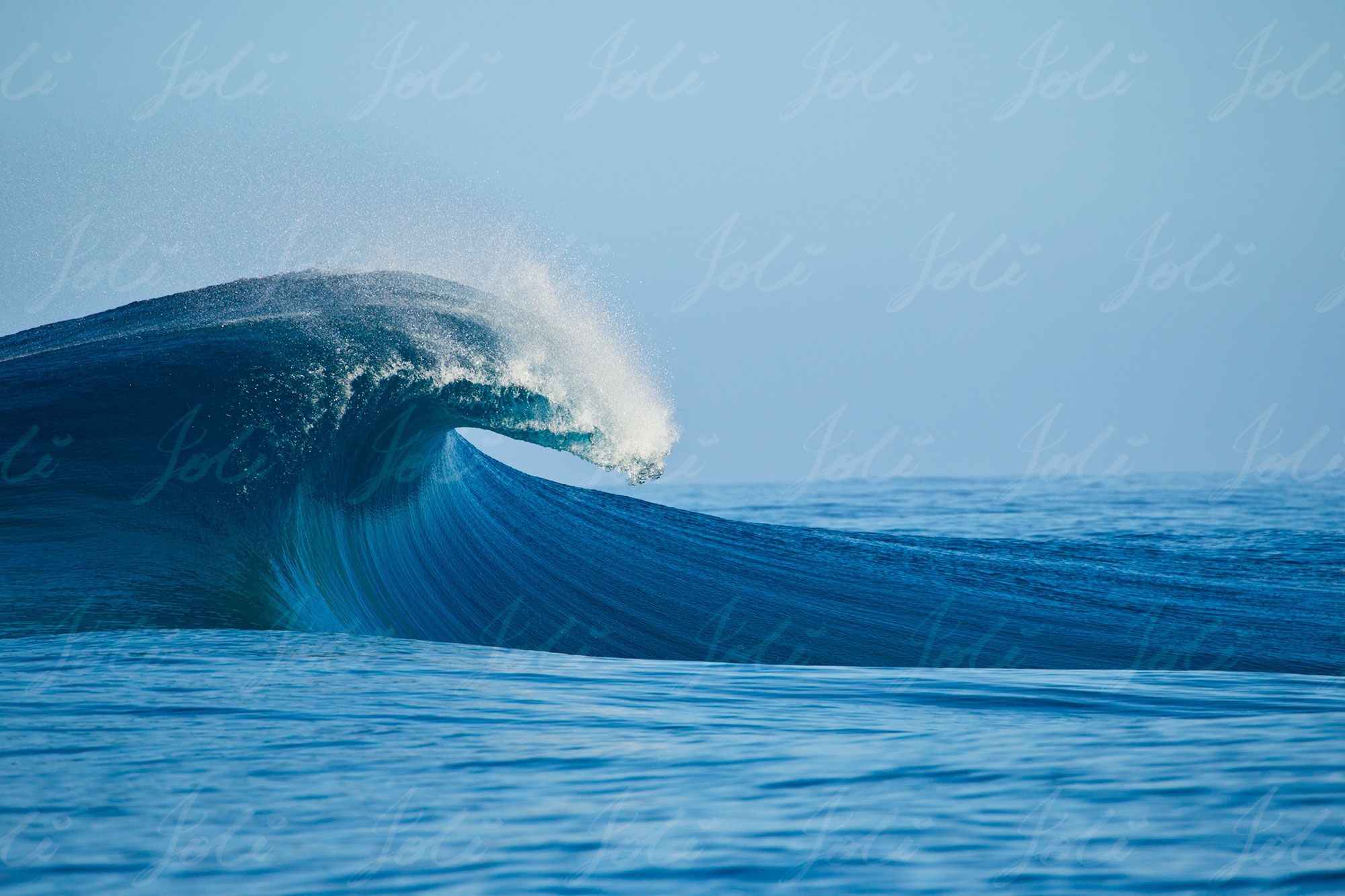 Breaking Wave Joli TW9544, Teahupoo, Tahiti wave. $110 image usage fee